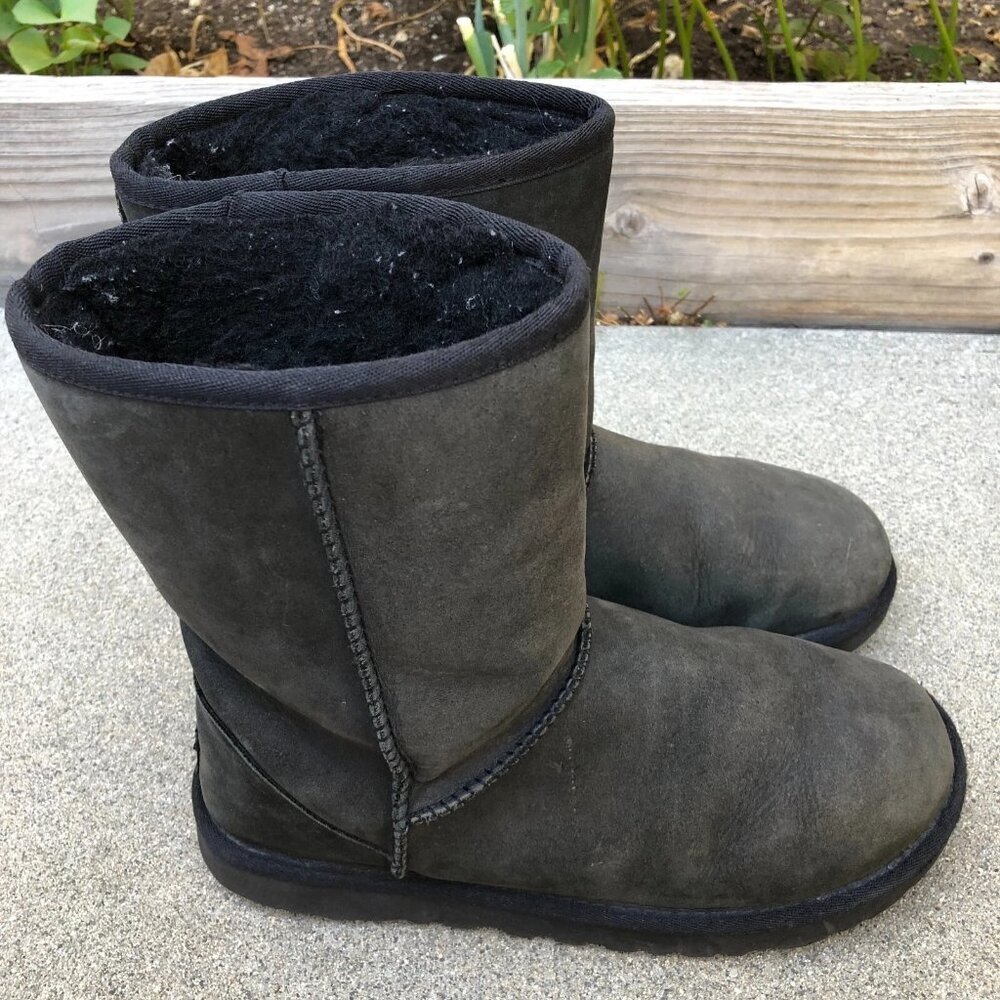 UGG Australia Classic Short Boots W 8 Black Waxed Leather Shearling 1125794 Shoe